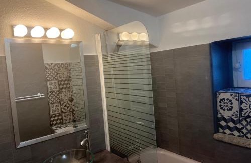 Vedene Apartment | Stylish T2 with Terrace, Climate Control & Fiber Box