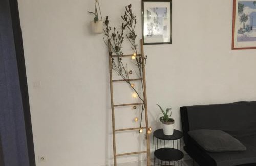 Vedene Apartment | Stylish T2 with Terrace, Climate Control & Fiber Box