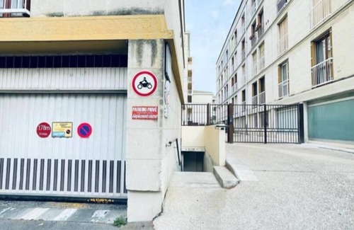 Avignon City Centre Apartment | Bright T2 Avignon: Family-Friendly Stay with Breakfast Included