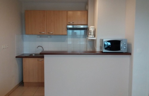 Leguevin Apartment | Pet-Friendly Retreat at T2 Banlieue Toulouse with Pool