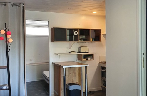 Biarritz Apartment | Family-Friendly T2 Bibi: Near Côte des Basques with Kitchen