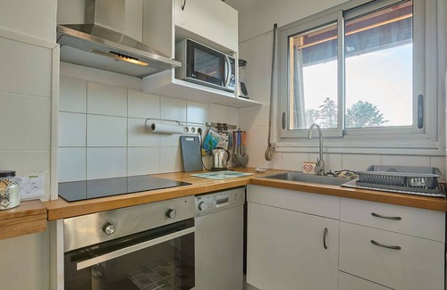 Cazaubon Apartment | T2 bis with veranda, countryside view for 4, parking, wifi