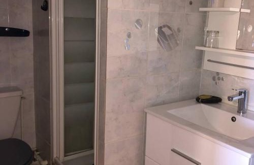 Le Barcares Apartment | Family-Friendly T2 Cabin with Sea View, Steps from Beach