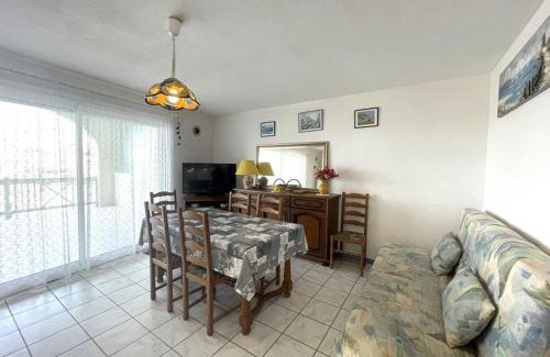 Vieux-Boucau-les-Bains Apartment | Cozy T2 Cabin with Ocean View Terrace in Vieux-Boucau