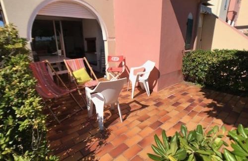 Le Barcares Apartment | Enjoy a Relaxing Stay at Appartement T2 Cabine with Pool