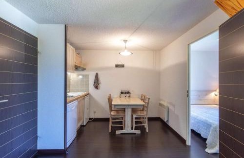 Luz-Saint-Sauveur Apartment | Relax in T2 Cabin with Balcony, Pool & Parking near Ski Resorts