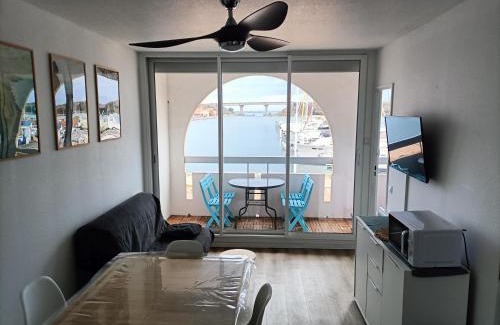 Leucate Apartment | Beautiful T2 Cabin with Breathtaking Harbor Views