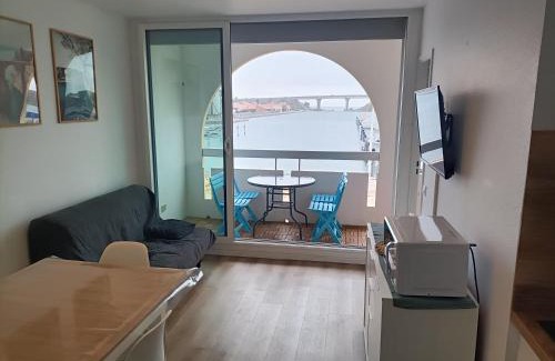 Leucate Apartment | Beautiful T2 Cabin with Breathtaking Harbor Views