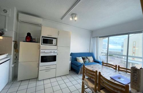 Le Barcares Apartment | Cozy T2 Apartment with Air Conditioning & Sea View in Le Barcarès