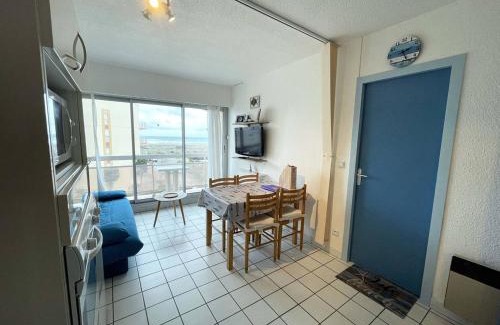 Le Barcares Apartment | Cozy T2 Apartment with Air Conditioning & Sea View in Le Barcarès