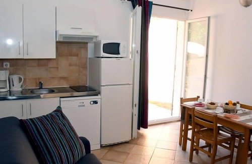 Pineto House | Oceanfront T2 Cabine Type C: Pet-Friendly & Pool Access