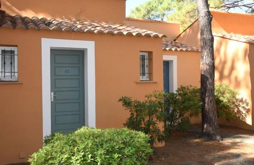 Pineto House | Oceanfront T2 Cabine Type C: Pet-Friendly & Pool Access
