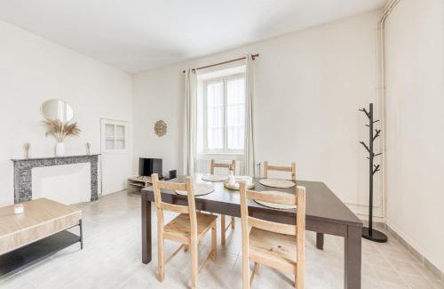 La Queue-les-Yvelines Apartment | Charming Getaway in Paris à la campagne near Versailles
