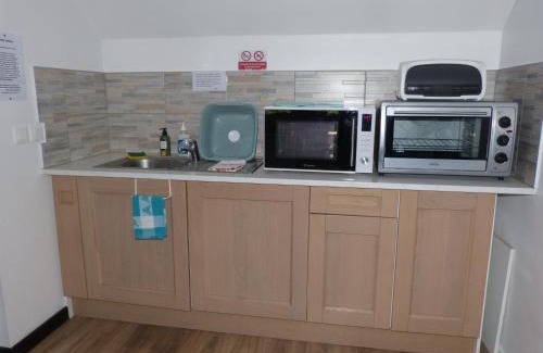 Alencon House | Cozy T2: Family-Friendly Retreat with 9.1/10 Guest Rating