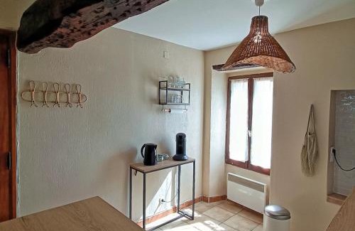 Sollies-Ville Apartment | Cozy T2 in Picturesque Village - Family-Friendly Stay