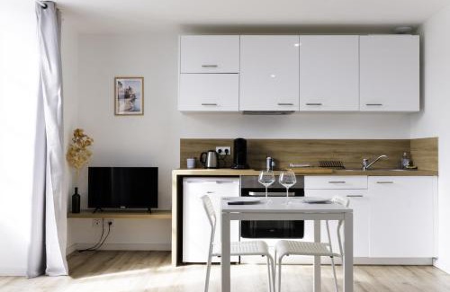 Segre Apartment | Charming T2 Charmant - Segré Centre Ville, Kid-Friendly Stay