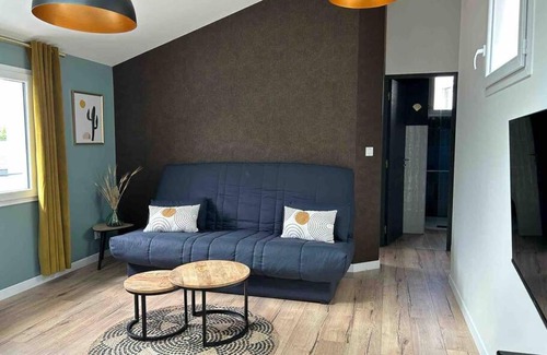 La Tronche Apartment | Ideal Getaway: T2 Chic Escape Near Hospital, Rated 9.6/10