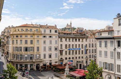 Opera Apartment | Tranquil Vue Vieux-Port: Chic T2 with Child-Friendly Amenities