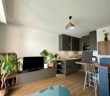 Madeleine-Champ de Mars Apartment | Convenient Stay Near Cité des Congrès with Parking