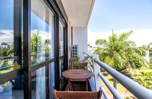 Centre-Ville Apartment | Oceanfront Retreat: T2 Cosy Near Saint-Pierre Beach