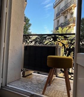 Toulon Apartment | Guest Rated 10/10 at T2 Cosy Mirabeau - Family Friendly Stay