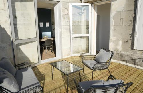 Cognac Apartment | Cozy T2 with Rooftop Terrace in City Center, Pet Friendly
