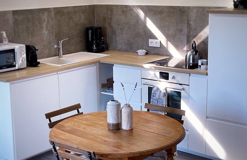 Carry-le-Rouet Apartment | Serene T2 Detached Home - 10 Min Walk to the Beach