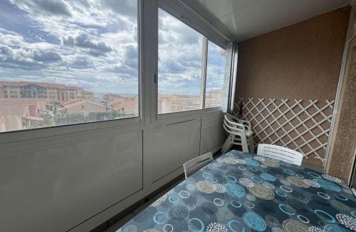 Valras-Plage Apartment | Family-Friendly T2 with Sea View, Steps from the Beach