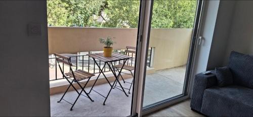 Balaruc-les-Bains Apartment | Family-Friendly Escape at T2 Echappée Marine - 9.3/10 Rated