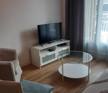 Le Piol Apartment | Cozy T2 with Ocean View, Steps from Local Attractions