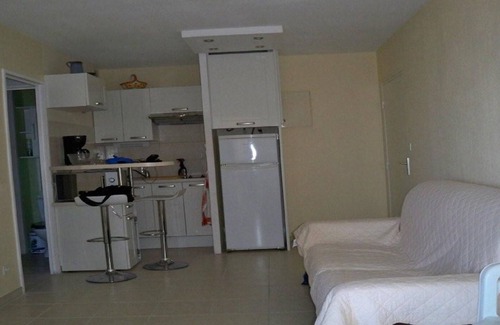 Lacanau-Ocean Apartment | Ocean-Facing T2 with Pool and Child-Friendly Amenities