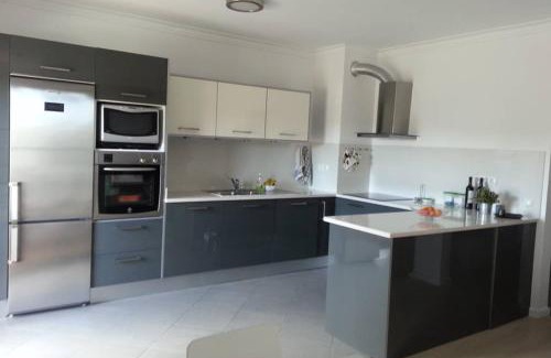 Ferragudo Apartment | Cozy Beach Apartment in T2 Ferragudo with Family Amenities