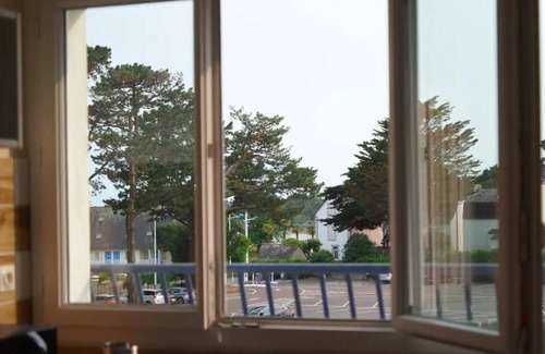 Finistere Apartment | Renovated T2 Near the Beach with Family-Friendly Amenities