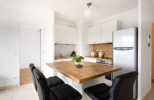 Part Dieu - Bir Hakeim Apartment | Comfortable T2 in Lyon with Garage and Spa Amenities