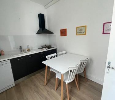 Rodez Apartment | Prime T2 in City Center with Parking & Child-Friendly Perks