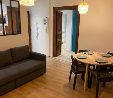 Castres Apartment | Explore T2 Hypercentre Jean Jaurès - Family-Friendly Stay