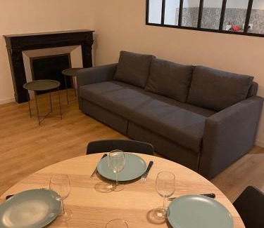 Castres Apartment | Explore T2 Hypercentre Jean Jaurès - Family-Friendly Stay