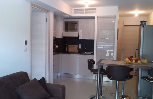 Propriano Apartment | Beachfront T2: Unforgettable Ocean Views Await You