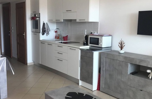 L'Ile-Rousse Apartment | Cozy T2 Residence with Ocean View and Pool – Guest Rated 9.8
