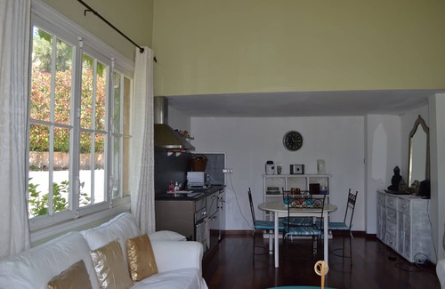 Chateauneuf-Grasse Apartment | Garden-Level Retreat with Pool and Ocean View - 10/10 Score