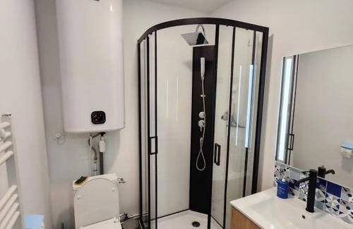 Gueret Apartment | Family-Friendly Retreat at T2 Jardin Guéret - Rated 8.7/10