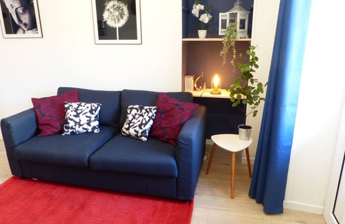 Faubourg-Raines Apartment | Experience T2 L'épicurienne: Near Cité de la Gastronomie