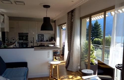 Aix-les-Bains Apartment | Lake View T2 with Large Balcony & Spa Amenities in Aix les Bains