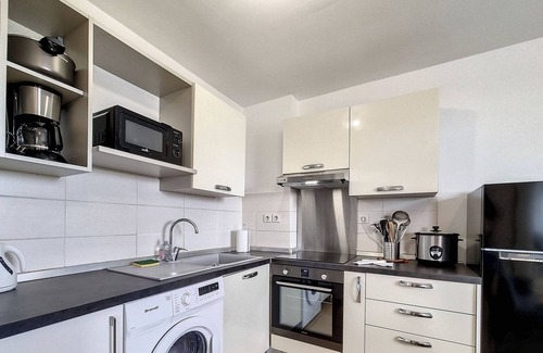 Saint-Denis Apartment | Convenient T2 - Louise: Family-Friendly Near Saint-Denis