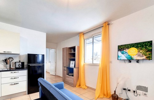 Saint-Denis Apartment | Convenient T2 - Louise: Family-Friendly Near Saint-Denis