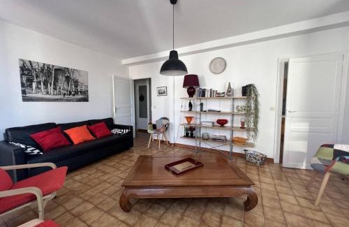 Cambo-les-Bains Apartment | Inviting T2 in Cambo-les-Bains with Balcony & Pet Access