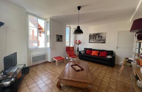 Cambo-les-Bains Apartment | Inviting T2 in Cambo-les-Bains with Balcony & Pet Access