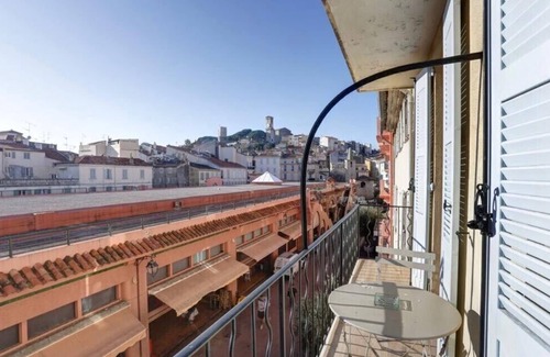 Le Suquet Apartment | Discover T2 Marché de Forville: Oceanfront with Pool Access