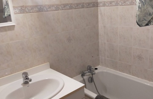 Saint-Agreve Apartment | Family-Friendly Retreat in T2 Meublé au Cœur du Village