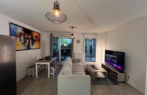 Vaulx-en-Velin Apartment | T2 moderne avec terrasse, proche de Lyon